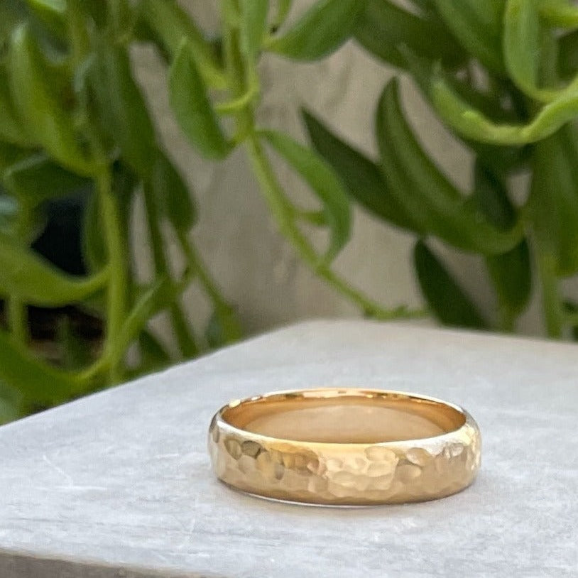 14k Yellow Gold Hammered 4.7mm Wide Band Ring