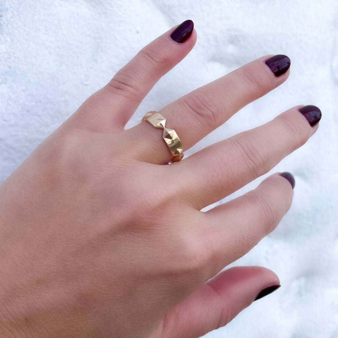 UNIQUE WEDDING BANDS