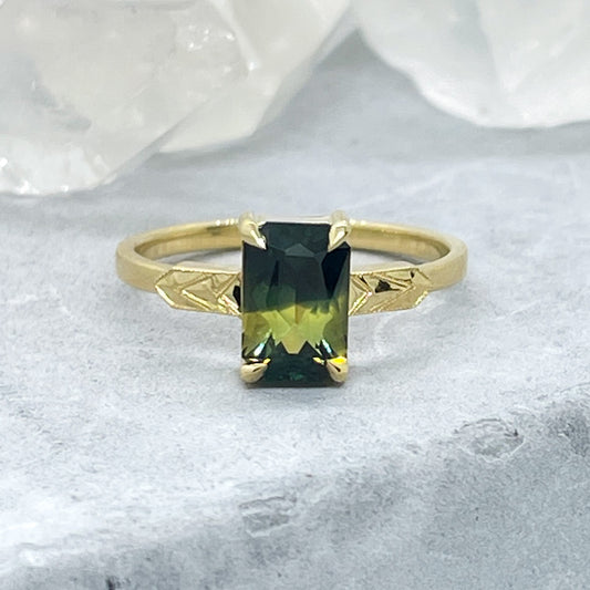 1.70ct Green Parti Sapphire 18k Yellow Gold Ring