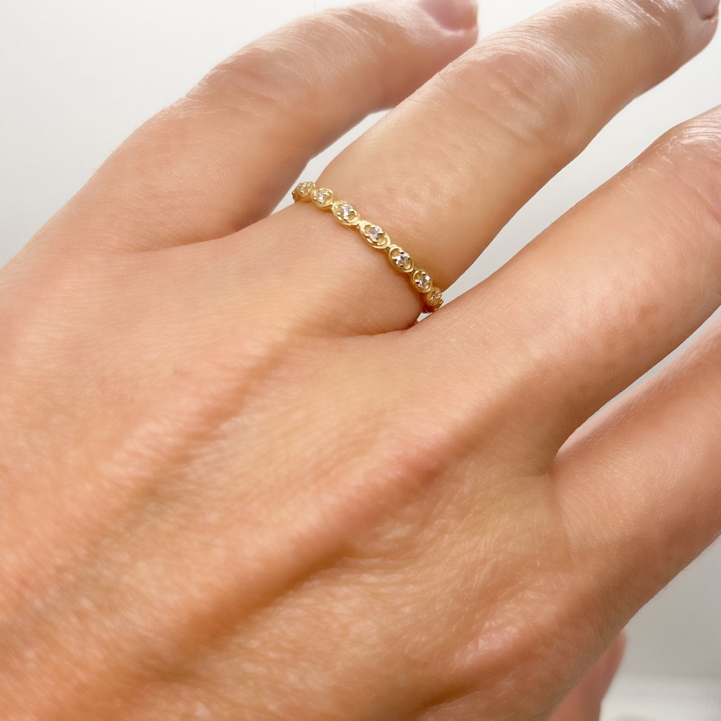 Marina 18k Yellow Gold Scalloped Diamond Band Ring