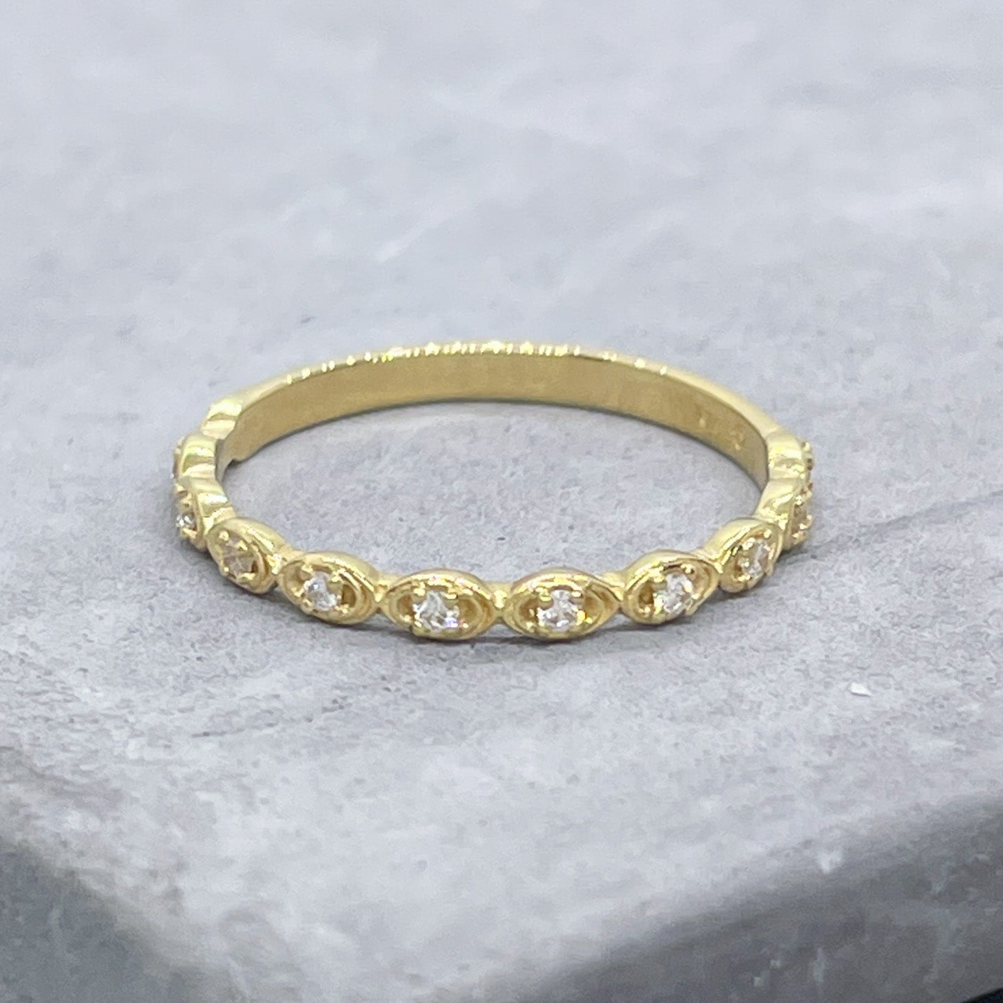 Marina 18k Yellow Gold Scalloped Diamond Band Ring